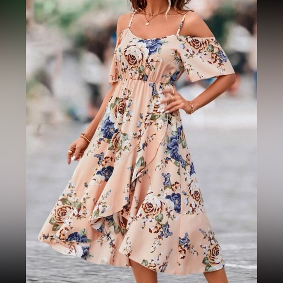 COPY - Boho floral print cold shoulder dress - Picture 2 of 5